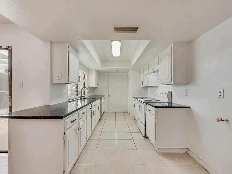 3316A John Muir Ct — Photo 15