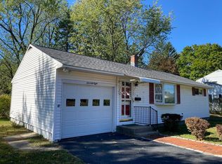 78 Wakefield St, Springfield, MA 01151
