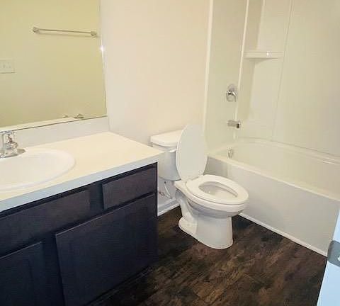 3rd image of 9609 Mira Loma Dr
