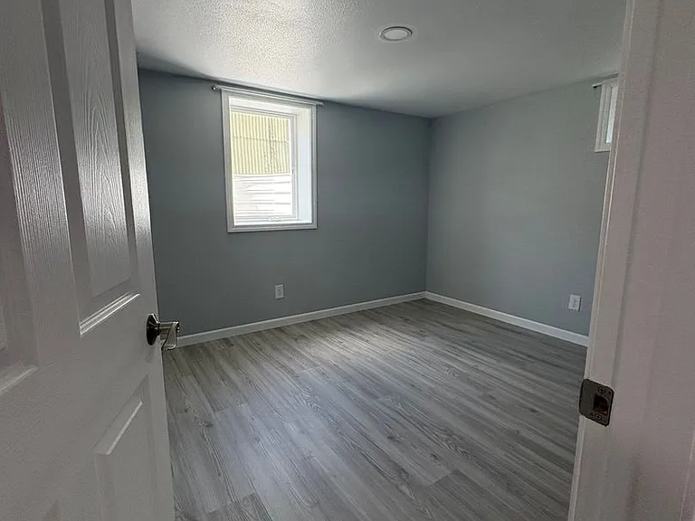 119 4th Ave — Photo 11