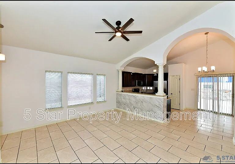 13136 Wellington Dr — Photo 8