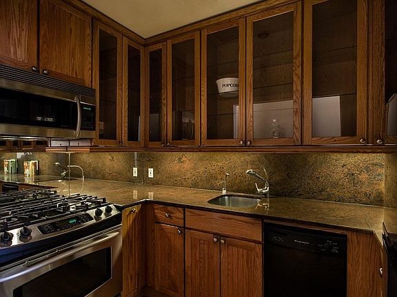 2nd image of 25 W 71st St APT 3