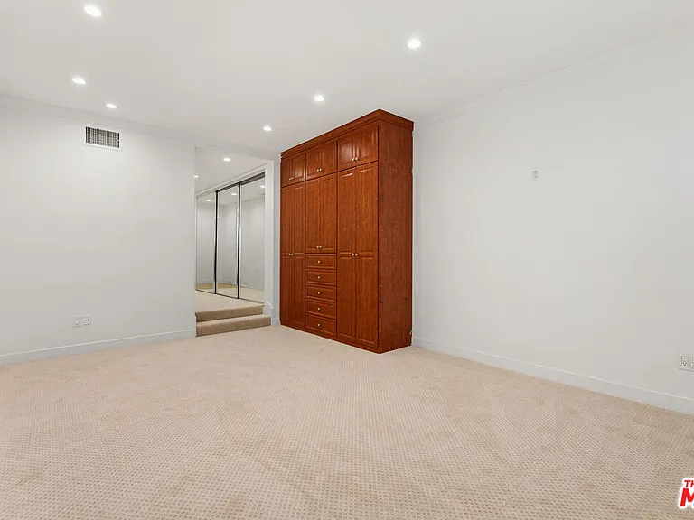 1260 S Beverly Glen Blvd #101 — Photo 7