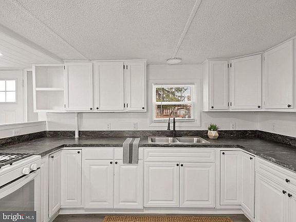 3rd image of 203 Rife Rd