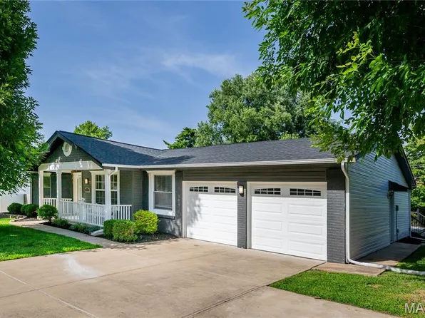 1712 Pensacola Dr, Saint Louis, MO 63146