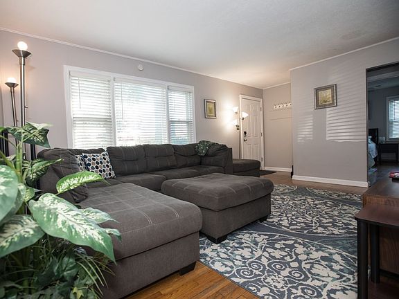 3rd image of 8604 W 57th St