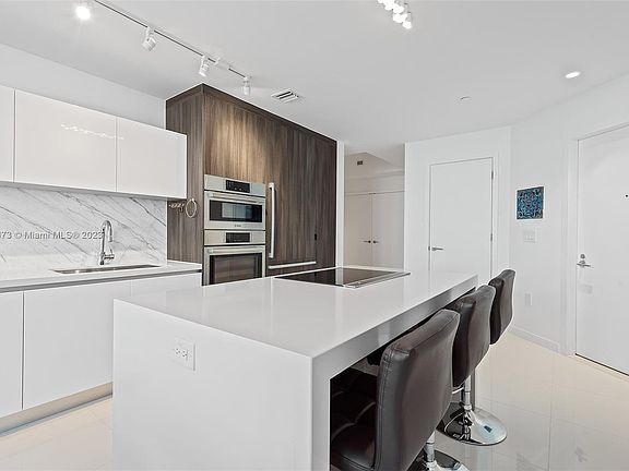3rd image of 851 NE 1st Ave #3508A
