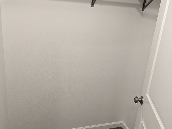4th image of 2537 Maynard Dr