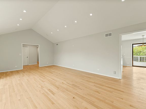 5th image of 412 Bramble Ln