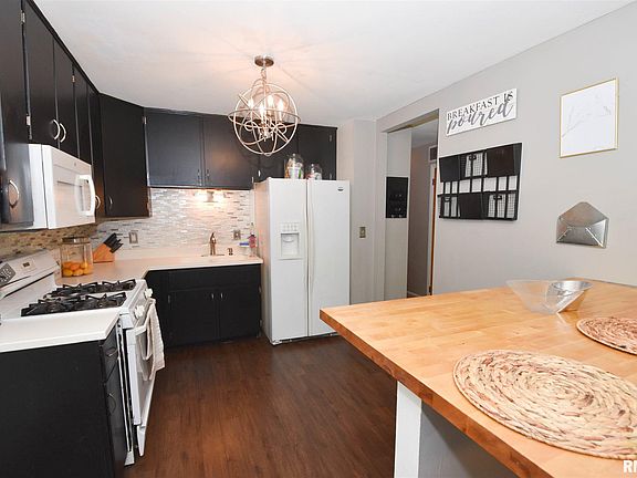 4th image of 2248 W Warwick Dr