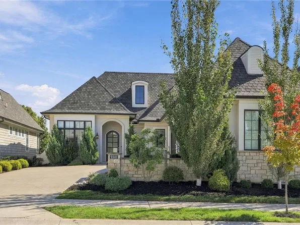 9341 Linden Reserve Dr, Prairie Village, KS 66207