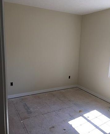 3rd image of 2 S Fern Ave
