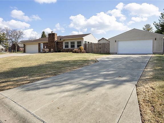 3rd image of 139 Cambria Dr