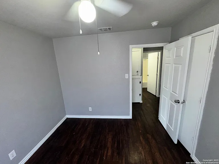 830 W Hutchins Pl #11 — Photo 8