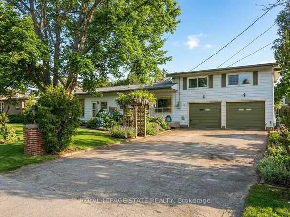 405 Bartlett Ave #B, Grimsby, ON L3M 2N5