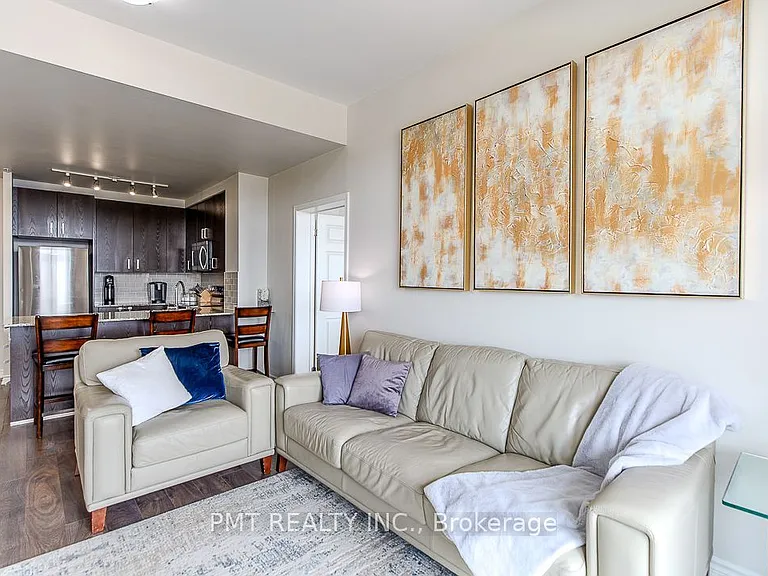 11611 Yonge St #516 — Photo 7