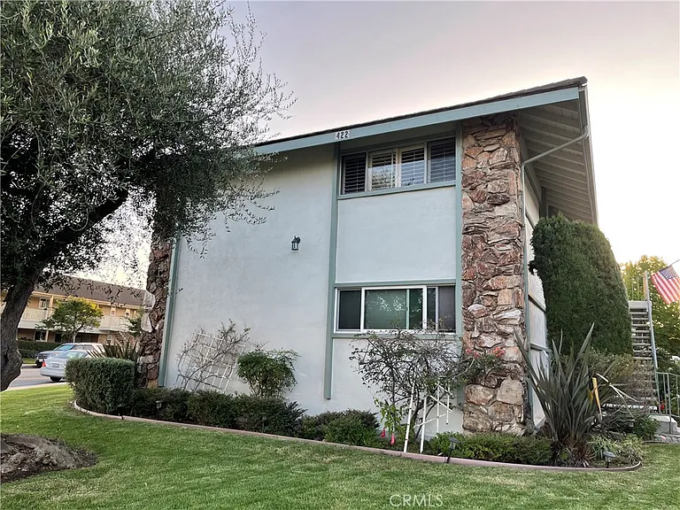 22925 Nadine Cir #B — Photo 1