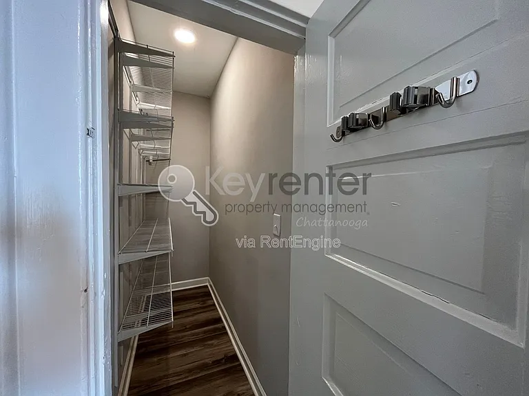 705 Barton Ave — Photo 10