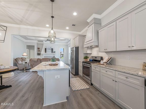 5th image of 104 Green Cay Dr