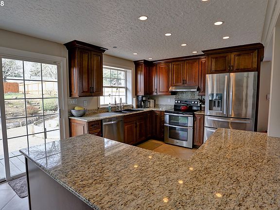 4th image of 4108 NE 45th Ave