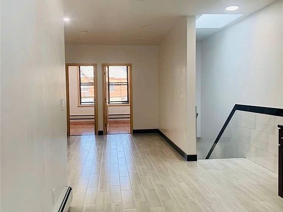 3rd image of 3146 30th St #2