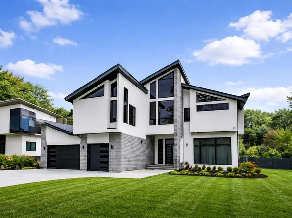 1331 Pfingsten Rd, Northbrook, IL 60062