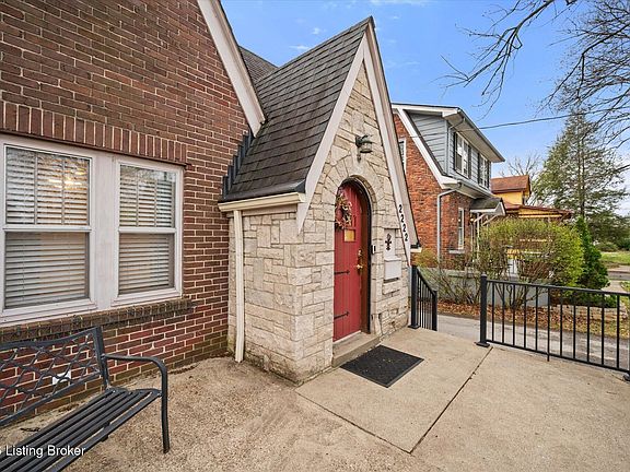 2nd image of 2222 Hawthorne Ave