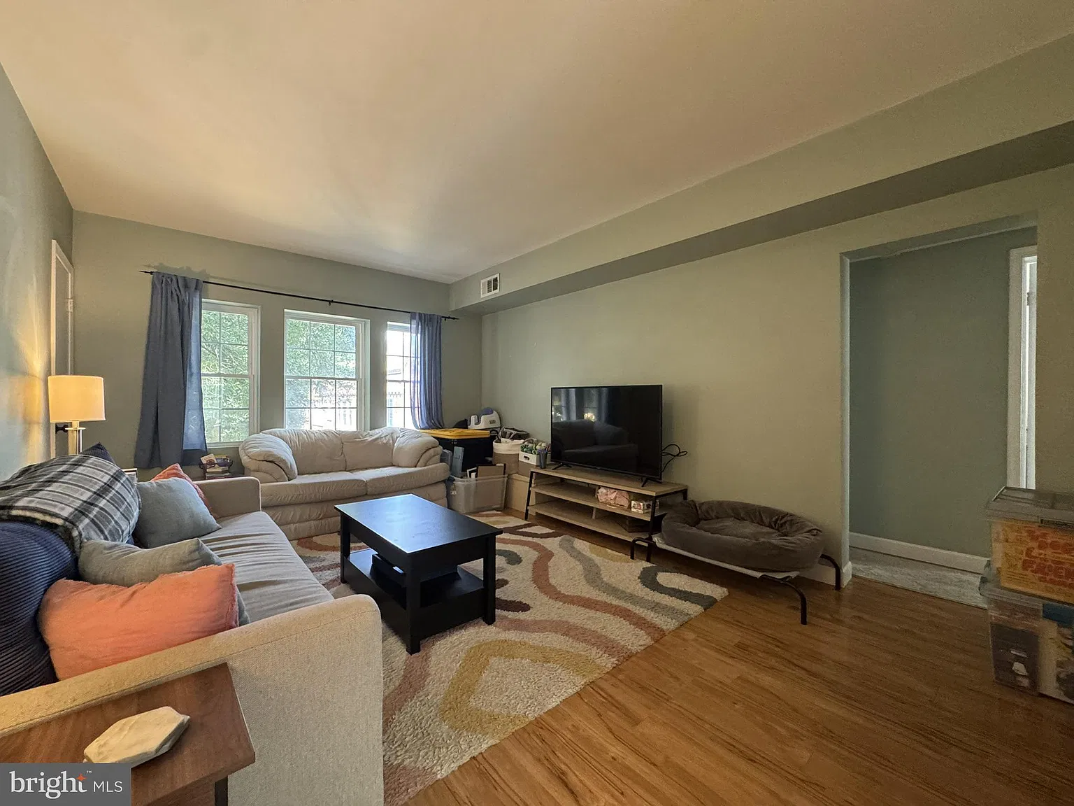2 bed, 1.0 bath, 874 sqft, $2,600 — Photo 2