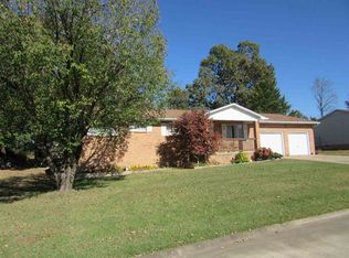 1843 Birch Pl, Poplar Bluff, MO 63901