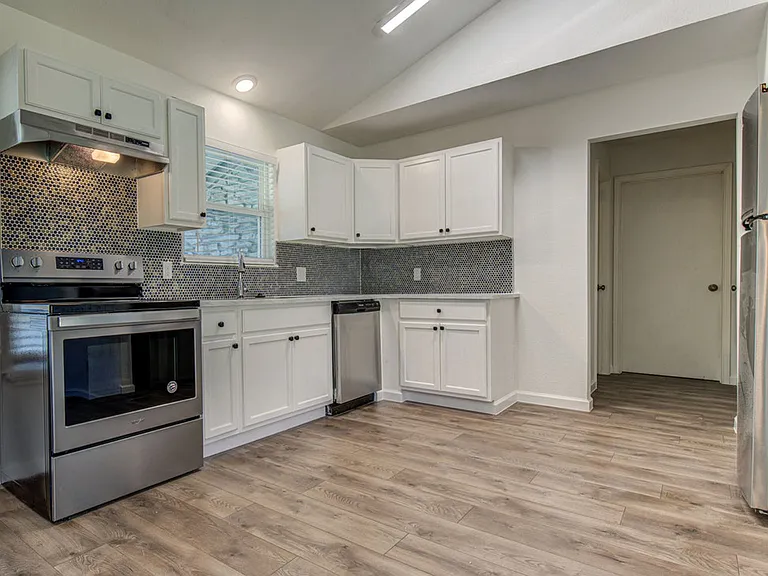5706 Gloucester Ln — Photo 20