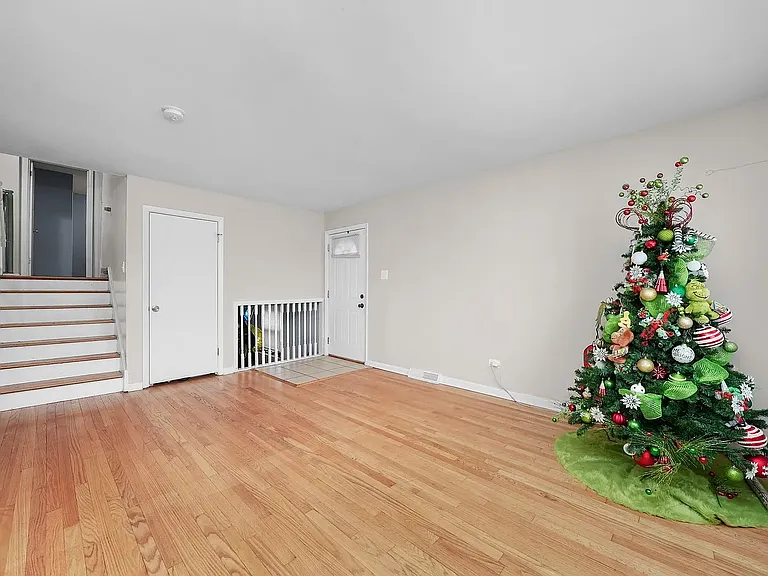 626 E 156th Pl — Photo 13