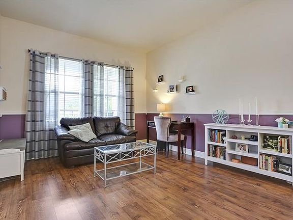 4th image of 8211 Lagerfeld Dr