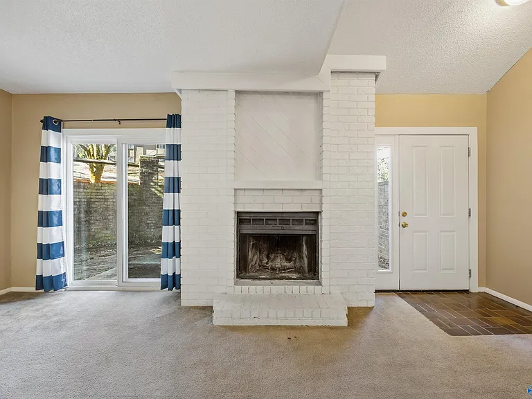 1320 Julia St NW — Photo 5