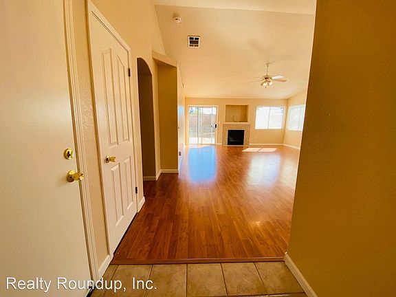 3rd image of 9061 Willowberry Way