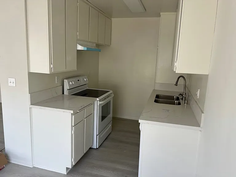 3837 Prospect Ave #4 — Photo 5