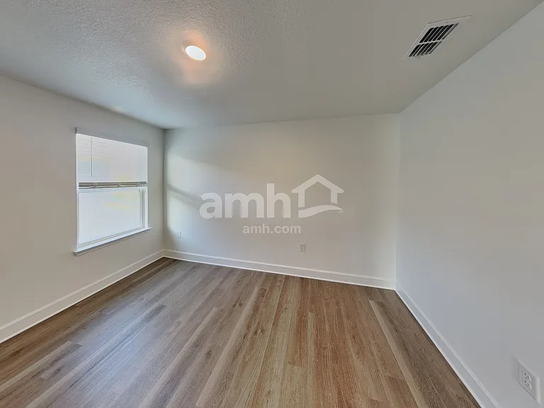 3319 Muscatine Ave — Photo 18