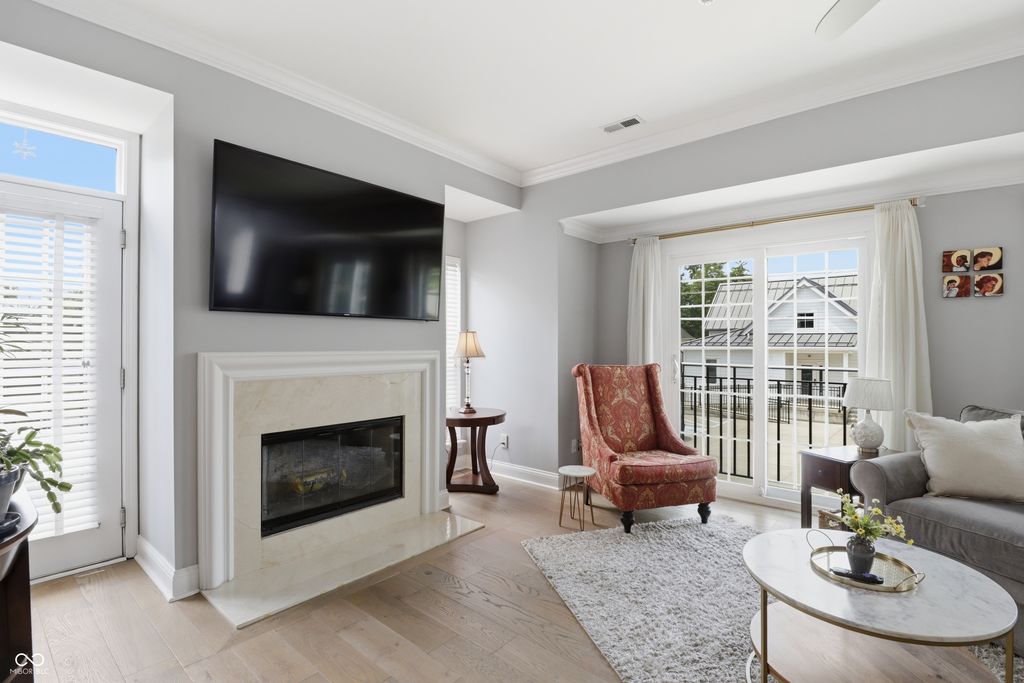 6536 Ferguson St APT E, Indianapolis, IN - View 3