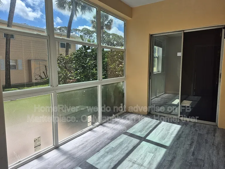 333 SE Martin Ave #1-B — Photo 15
