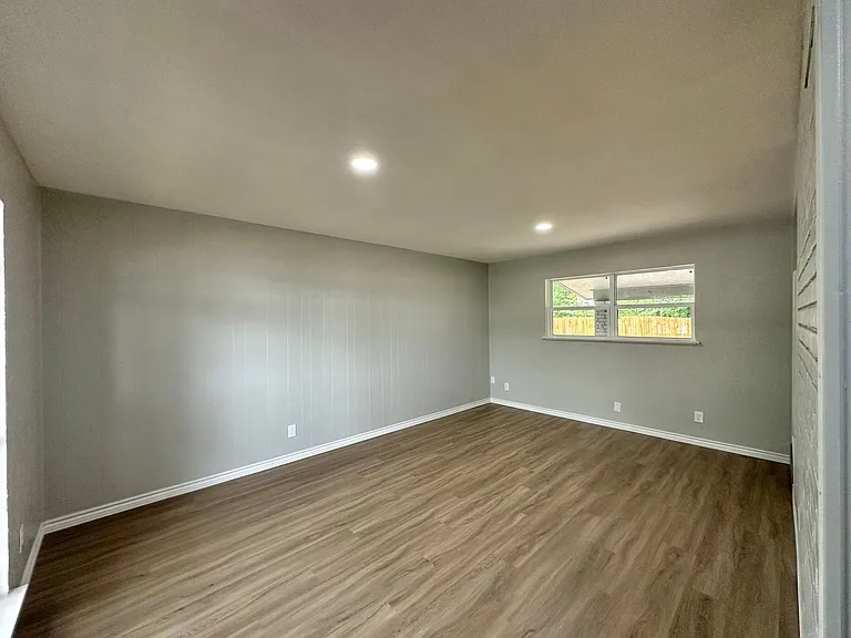 3204 Lake Rd — Photo 3