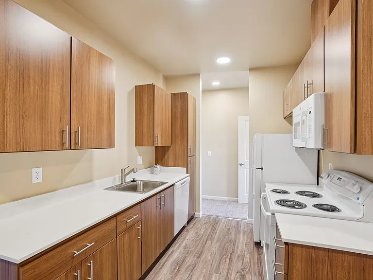 LIBERTY CREST APARTMENTS — Photo 40