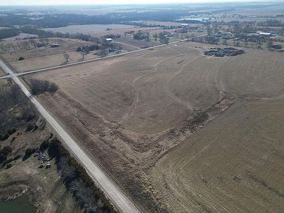 5th image of 15210 Edgerton Rd