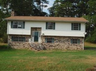 407 Russell Ln, Weaver, AL 36277