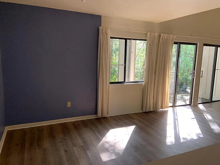 313 SW 54th Dr #TOWNHOUSE — Photo 4