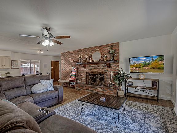 3rd image of 3279 N Pine Creek Dr