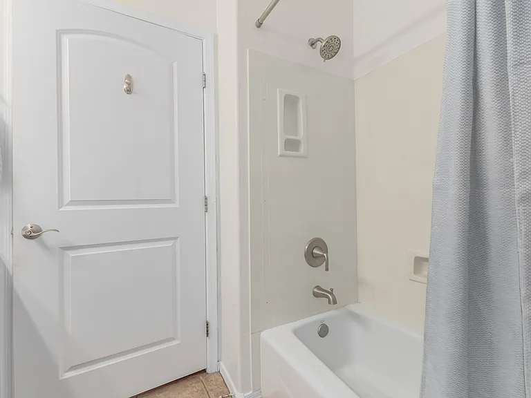 10655 N 9th St #113 — Photo 27