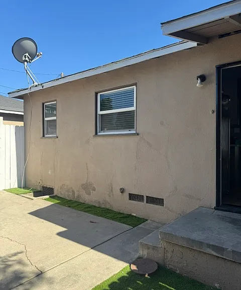 7726 Pickering Ave #D — Photo 12