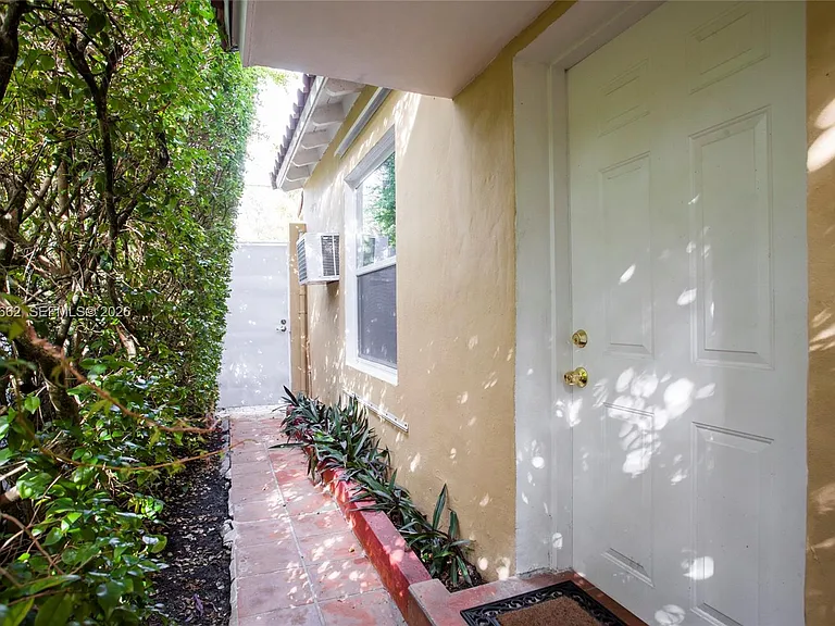 4720 Pine Tree Dr #1 — Photo 15