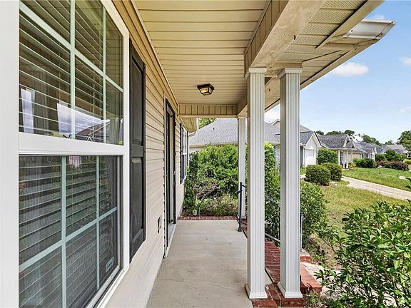 4th image of 2123 Whitney South Dr