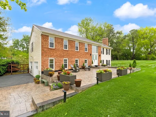 9900 Hynson Dr, Manassas, VA 20111