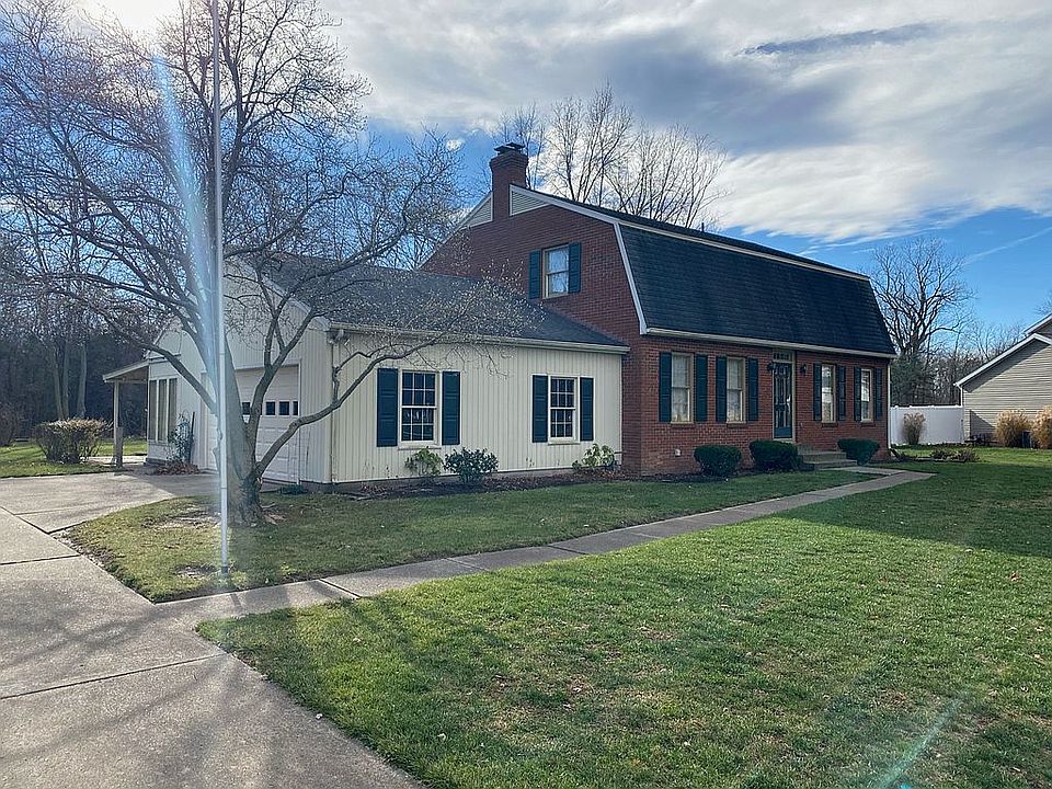1st image of 320 Briarcliff Dr